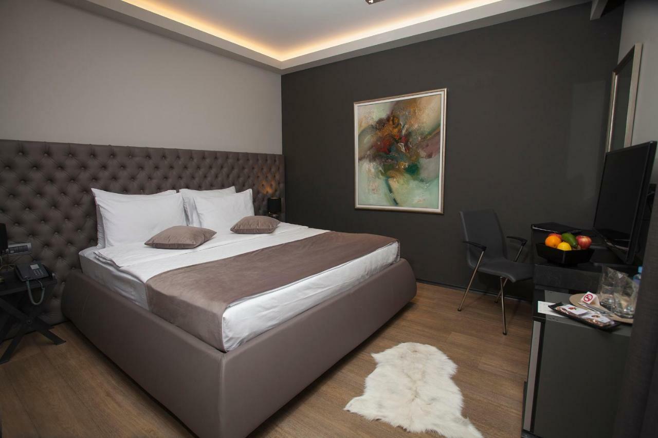 Solun & Hotel Skopie
